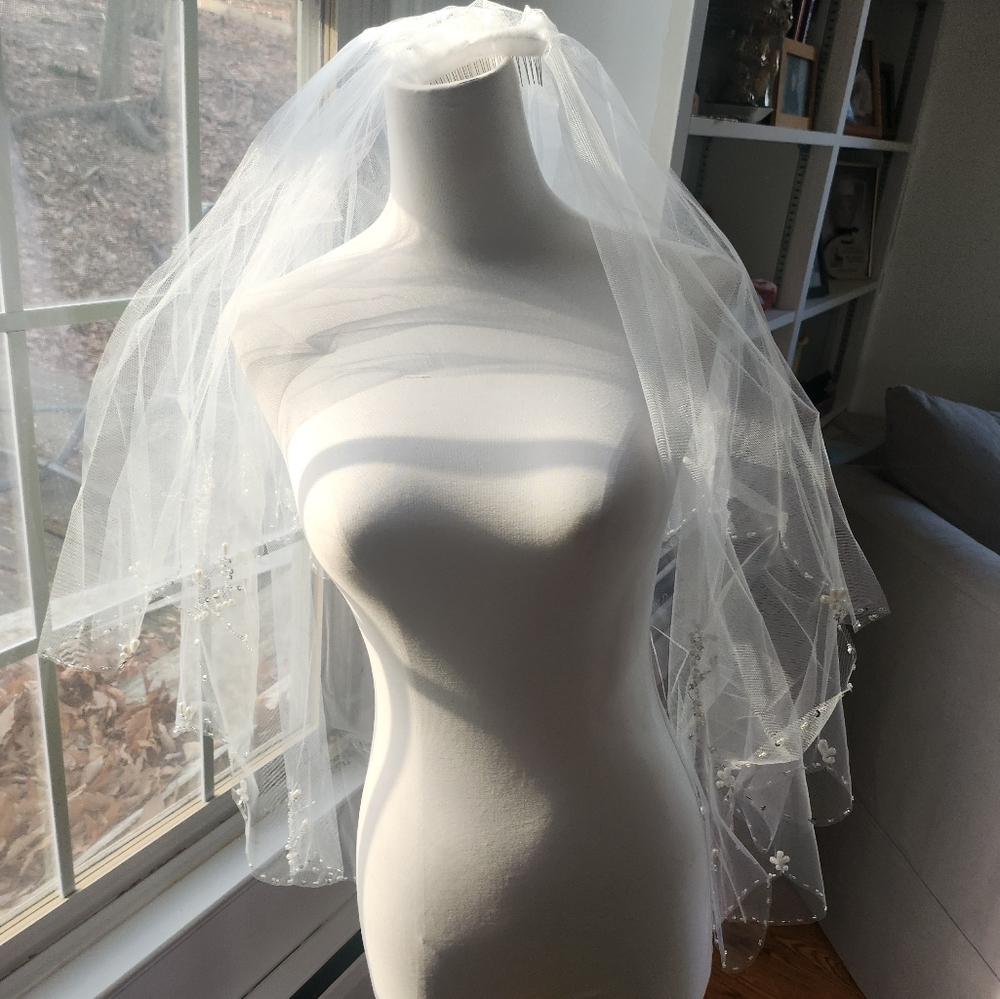 Elegant White Bridal Veil Two tiers